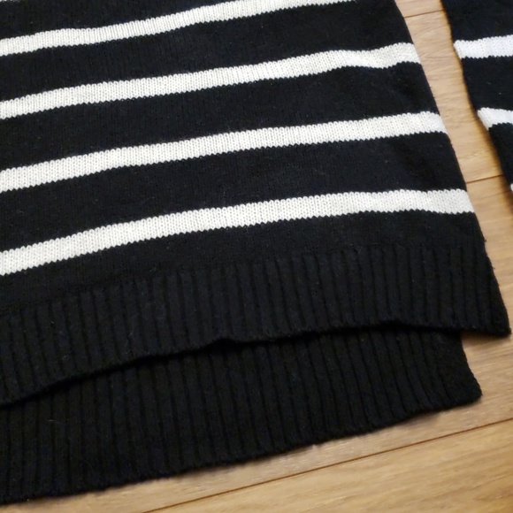 Black and White Striped Crewneck Sweater - Picture 4 of 5